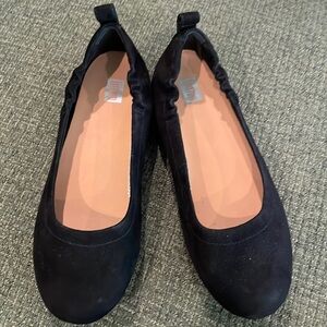 Fitflop black suede flats (sz 6)